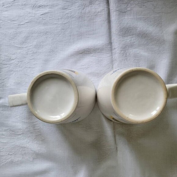 Pair of Blockbuster Rocky and Bullwinkle mugs - Picture 4 of 6